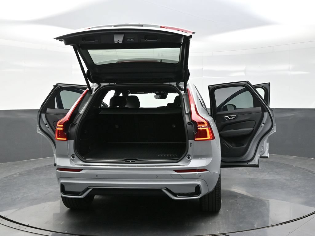 New 2026 Volvo XC60 B5 Ultra w/ Climate Package AWD/4WD image 40