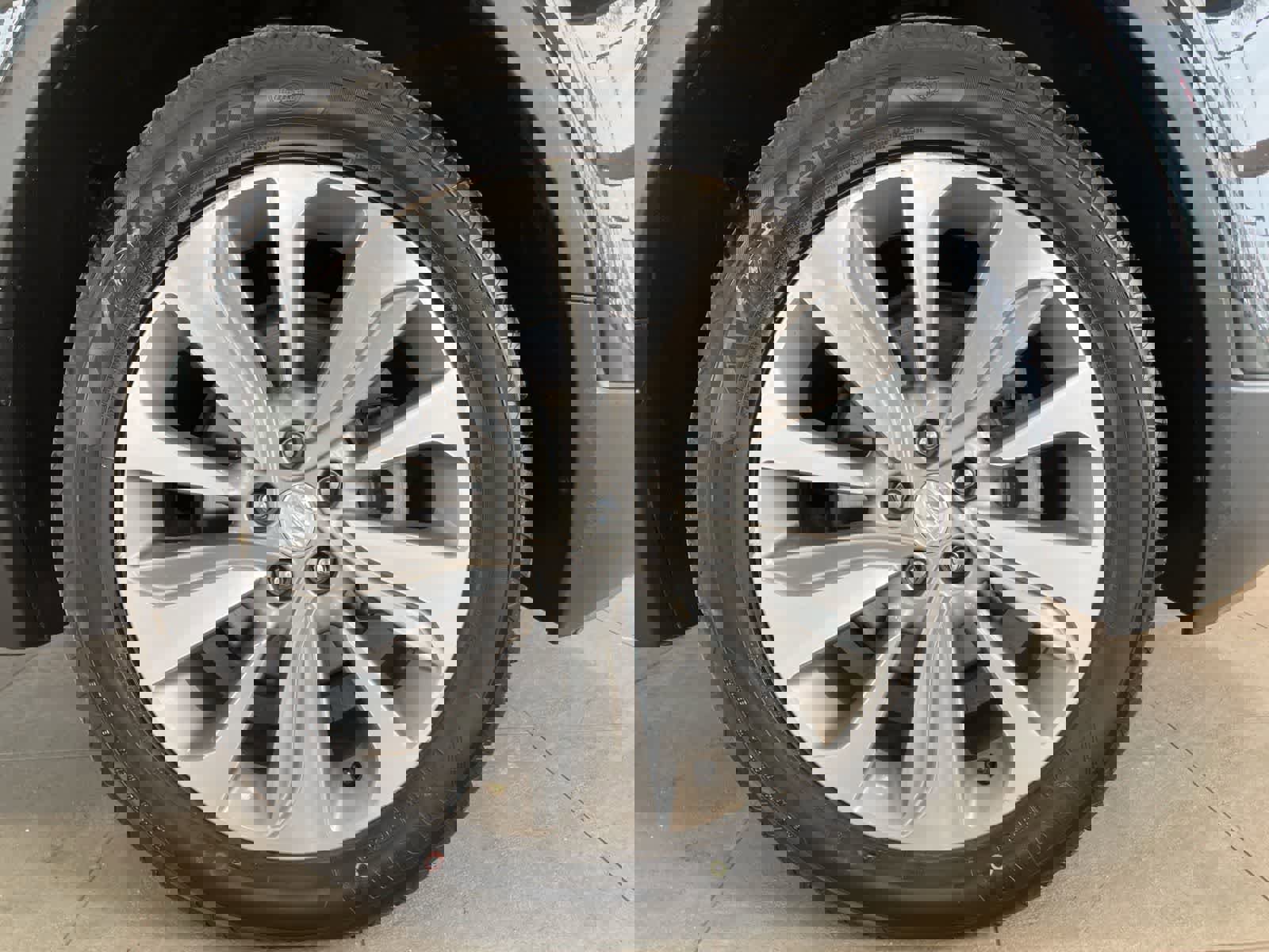 Used 2020 Buick Encore Preferred image 9