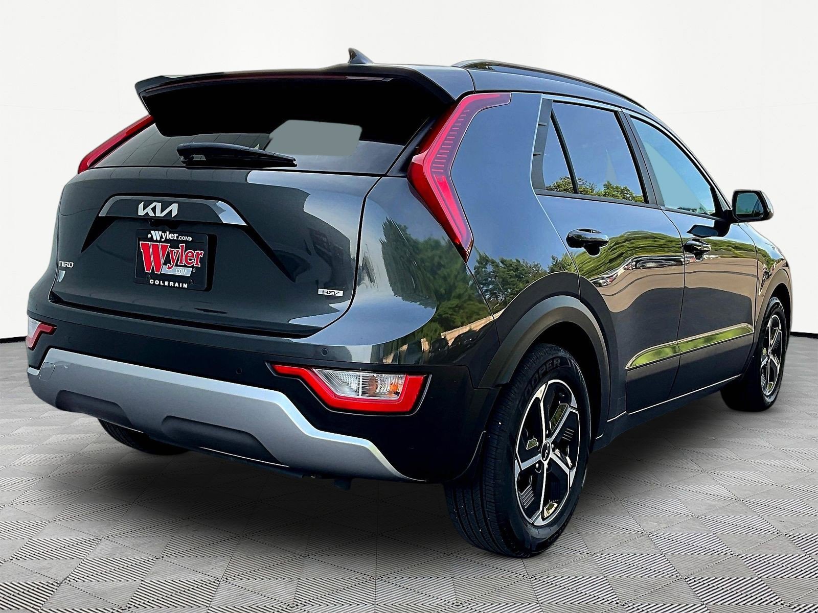 Certified 2023 Kia Niro EX FWD image 6