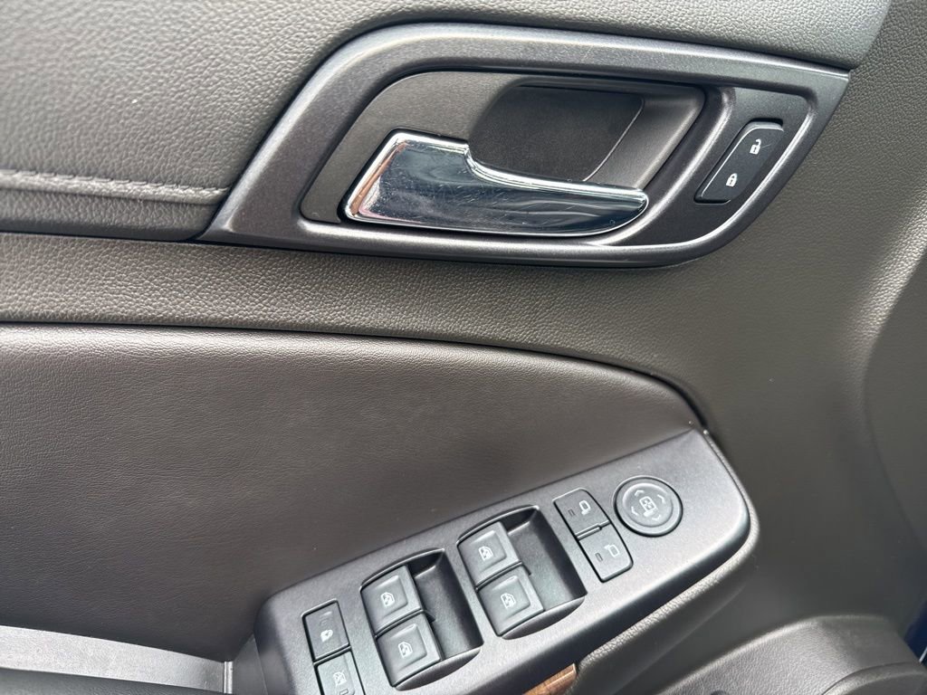 Used 2018 Chevrolet Suburban LT image 15