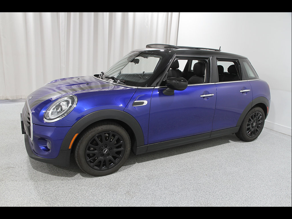 Used 2020 MINI Cooper 4-Door Hardtop FWD image 3