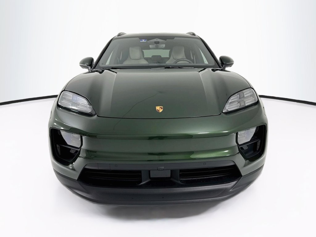 Certified 2025 Porsche Macan Electric RWD image 6