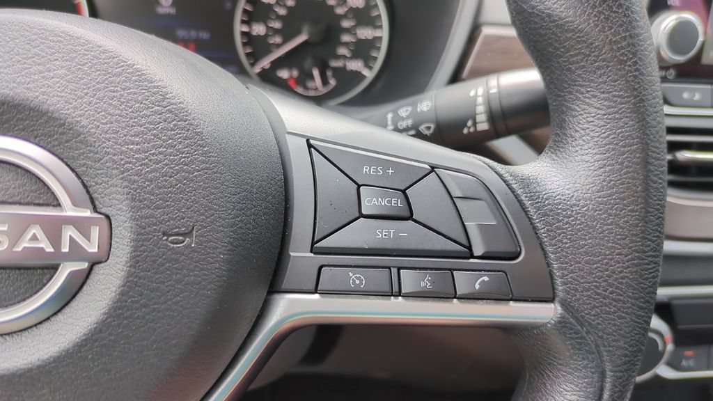 Used 2024 Nissan Altima 2.5 SV FWD image 21
