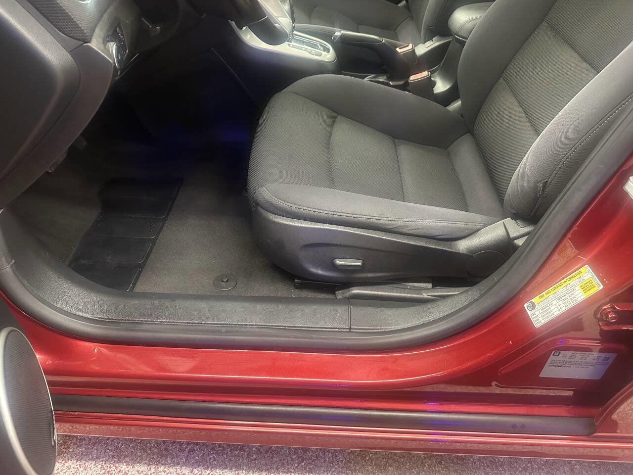 Used 2013 Chevrolet Cruze LT w/ All-Star Edition image 38