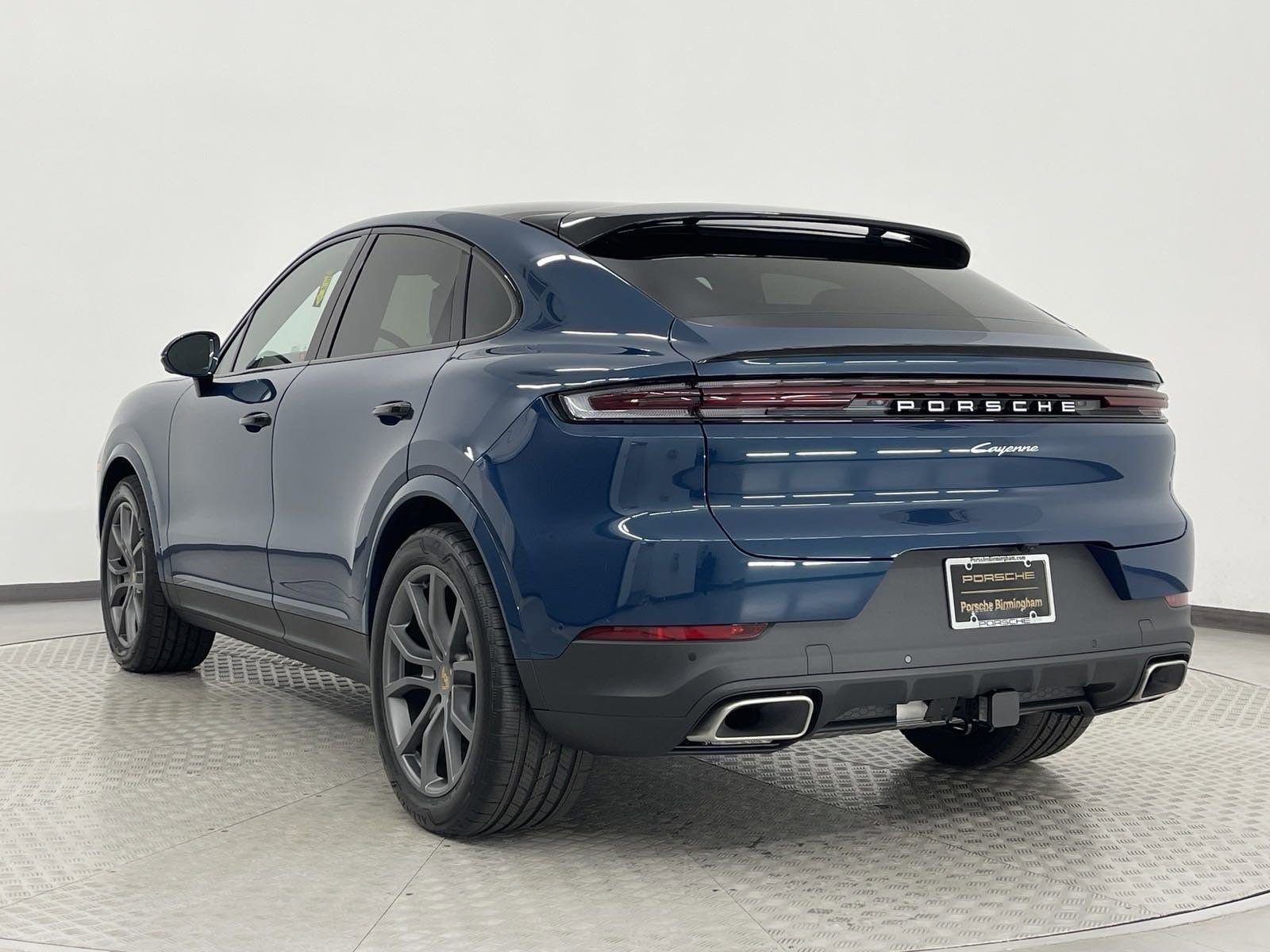 New 2025 Porsche Cayenne Coupe image 3
