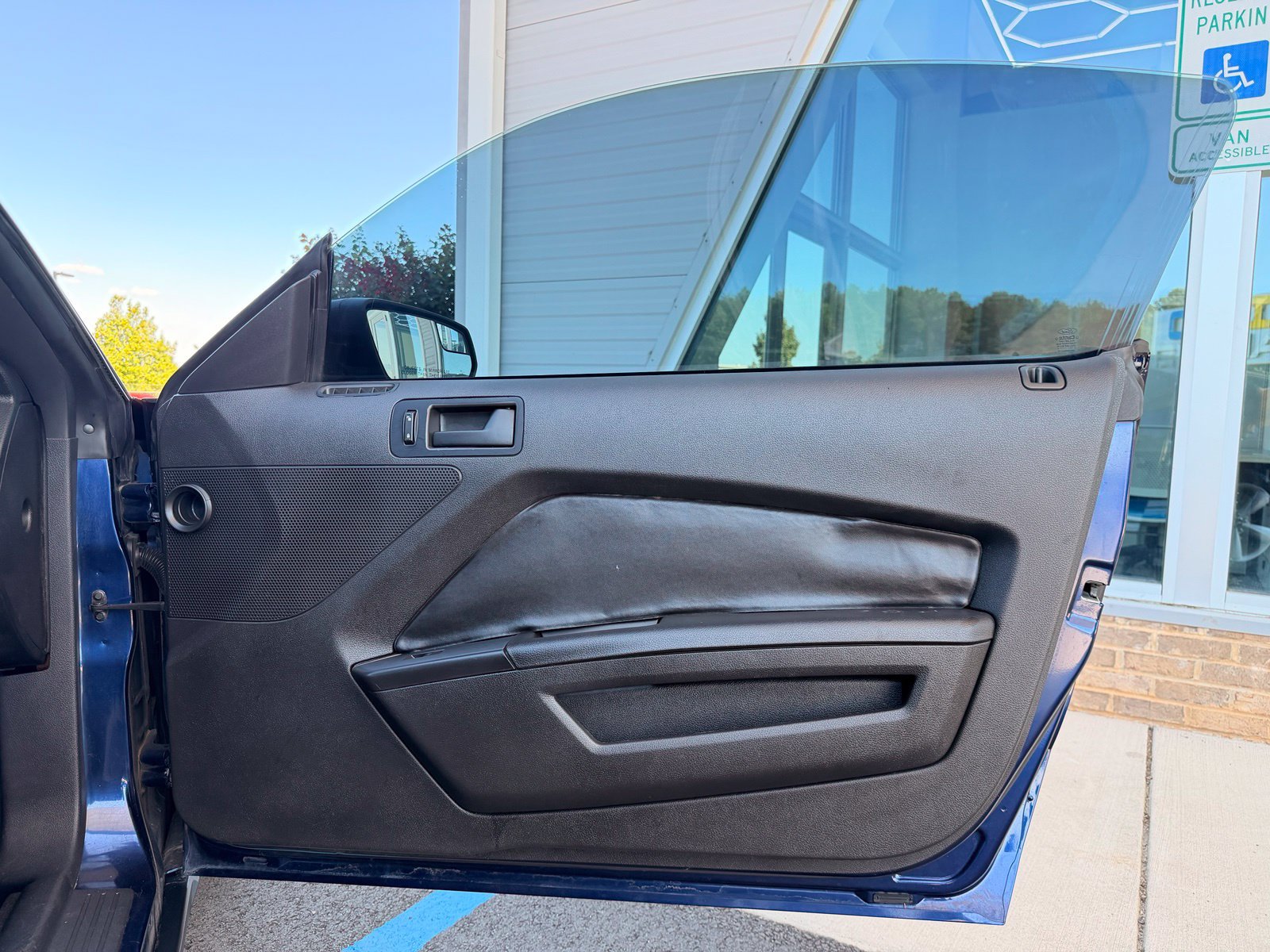 Used 2012 Ford Mustang Coupe RWD image 17