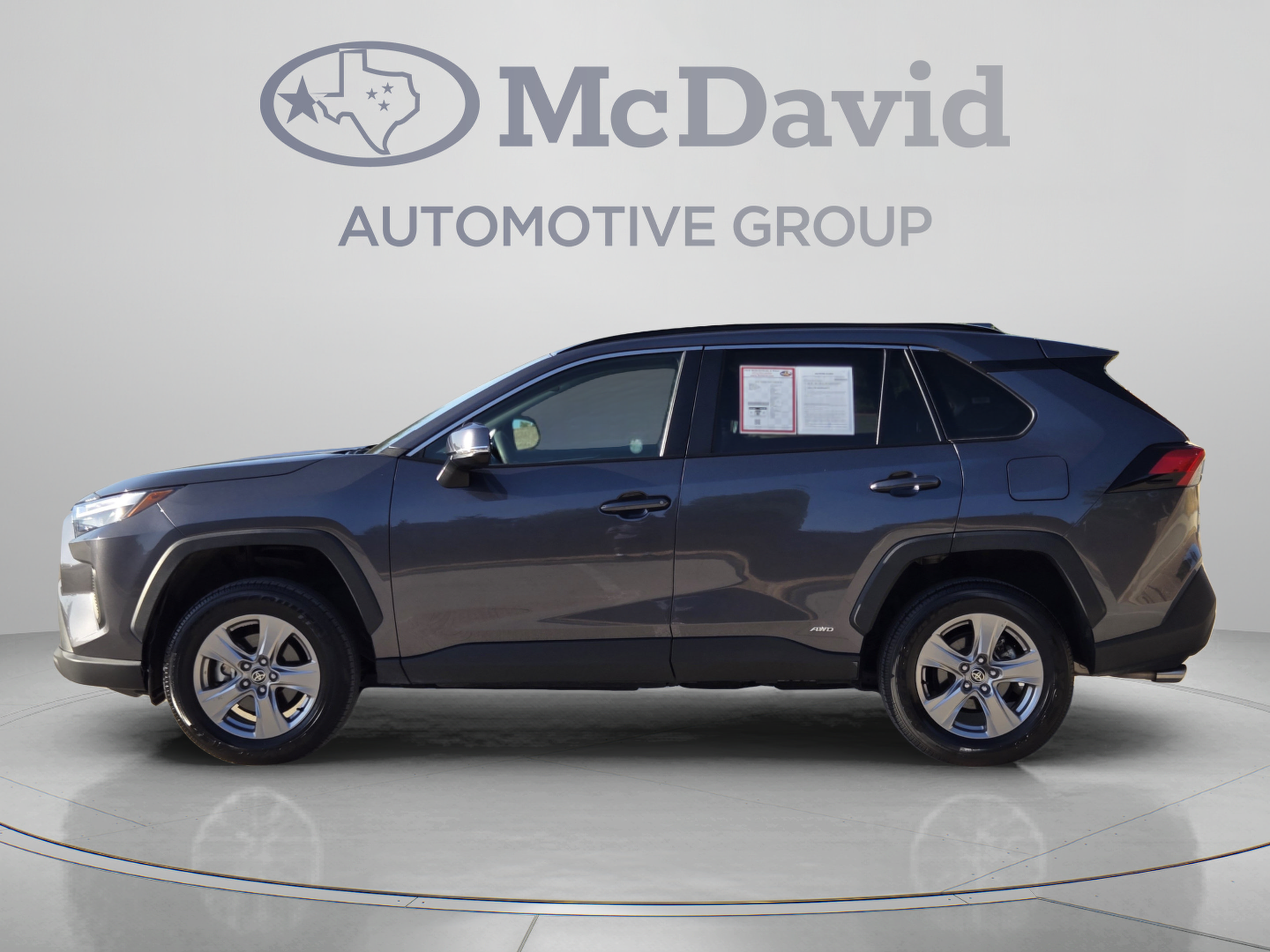 Used 2025 Toyota RAV4 XLE AWD/4WD image 2