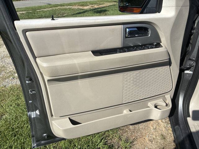 Used 2013 Ford Expedition Limited AWD/4WD image 8