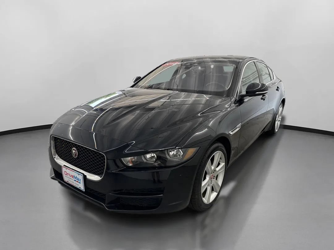 Used 2018 Jaguar XE Prestige AWD/4WD image 4
