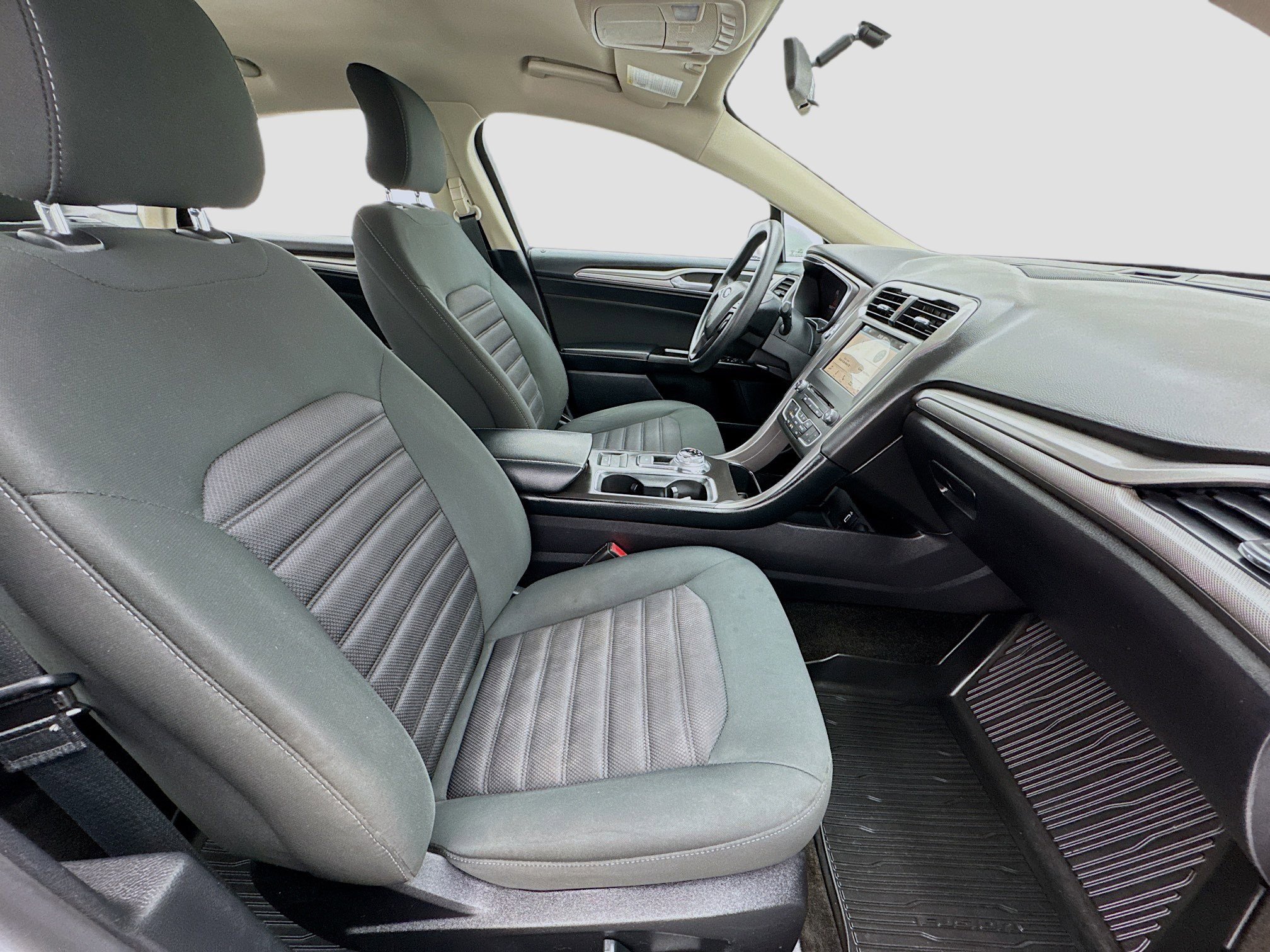 Used 2017 Ford Fusion SE w/ Fusion SE Technology Package image 19