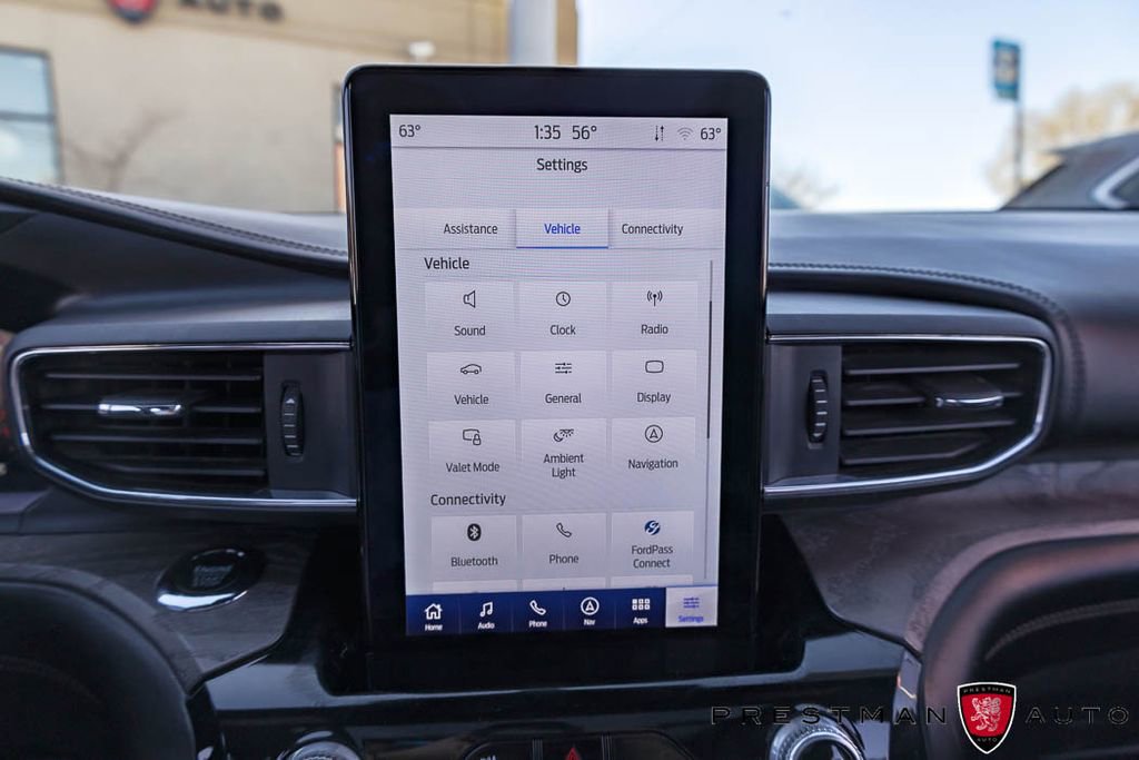 Used 2024 Ford Explorer Platinum w/ Technology Package image 40