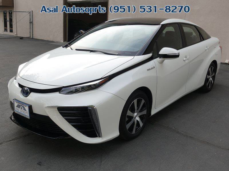 Used 2017 Toyota Mirai FWD image 3
