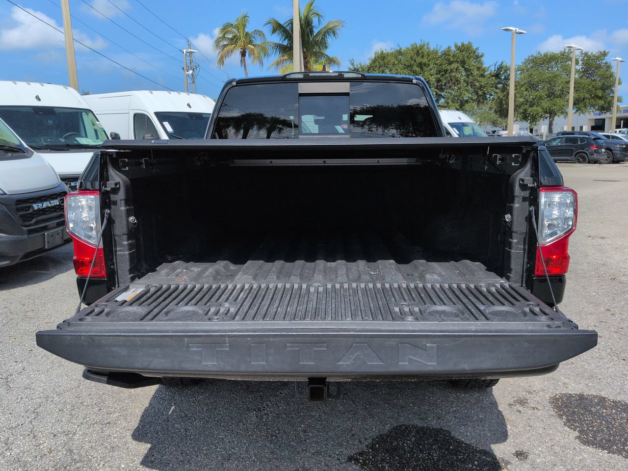 Used 2023 Nissan Titan SV w/ SV Convenience Package AWD/4WD image 13