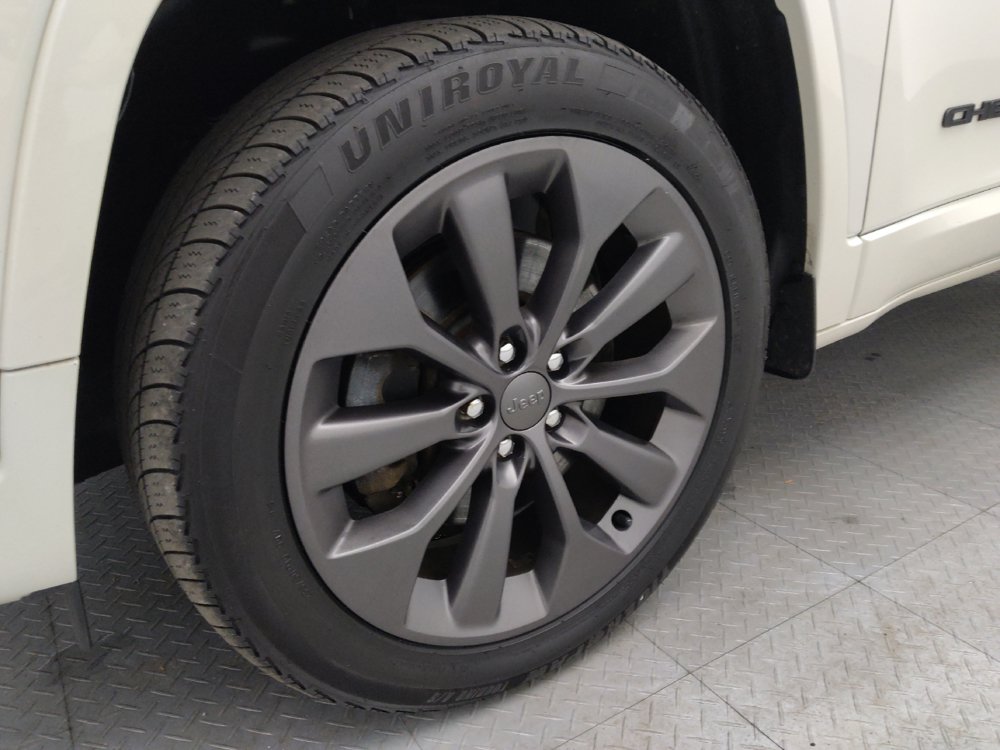 Used 2019 Jeep Cherokee High Altitude AWD/4WD image 31