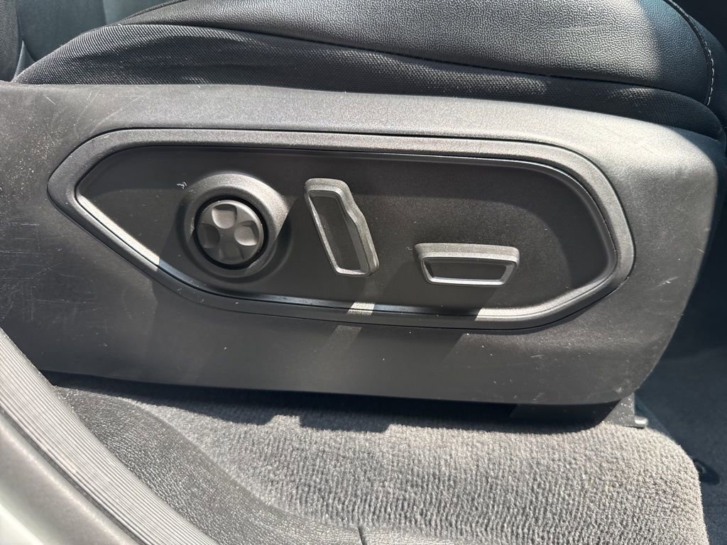 Used 2023 Jeep Grand Cherokee Limited image 59