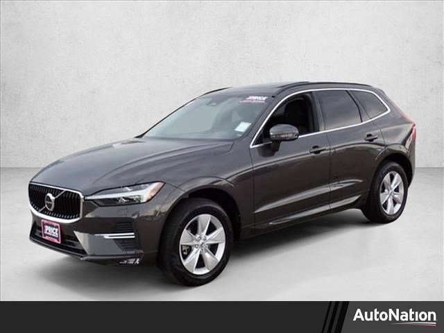 Used 2022 Volvo XC60 B5 Momentum image 1