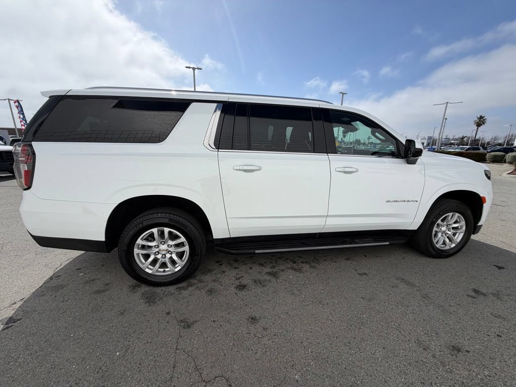 Used 2024 Chevrolet Suburban LT RWD image 7