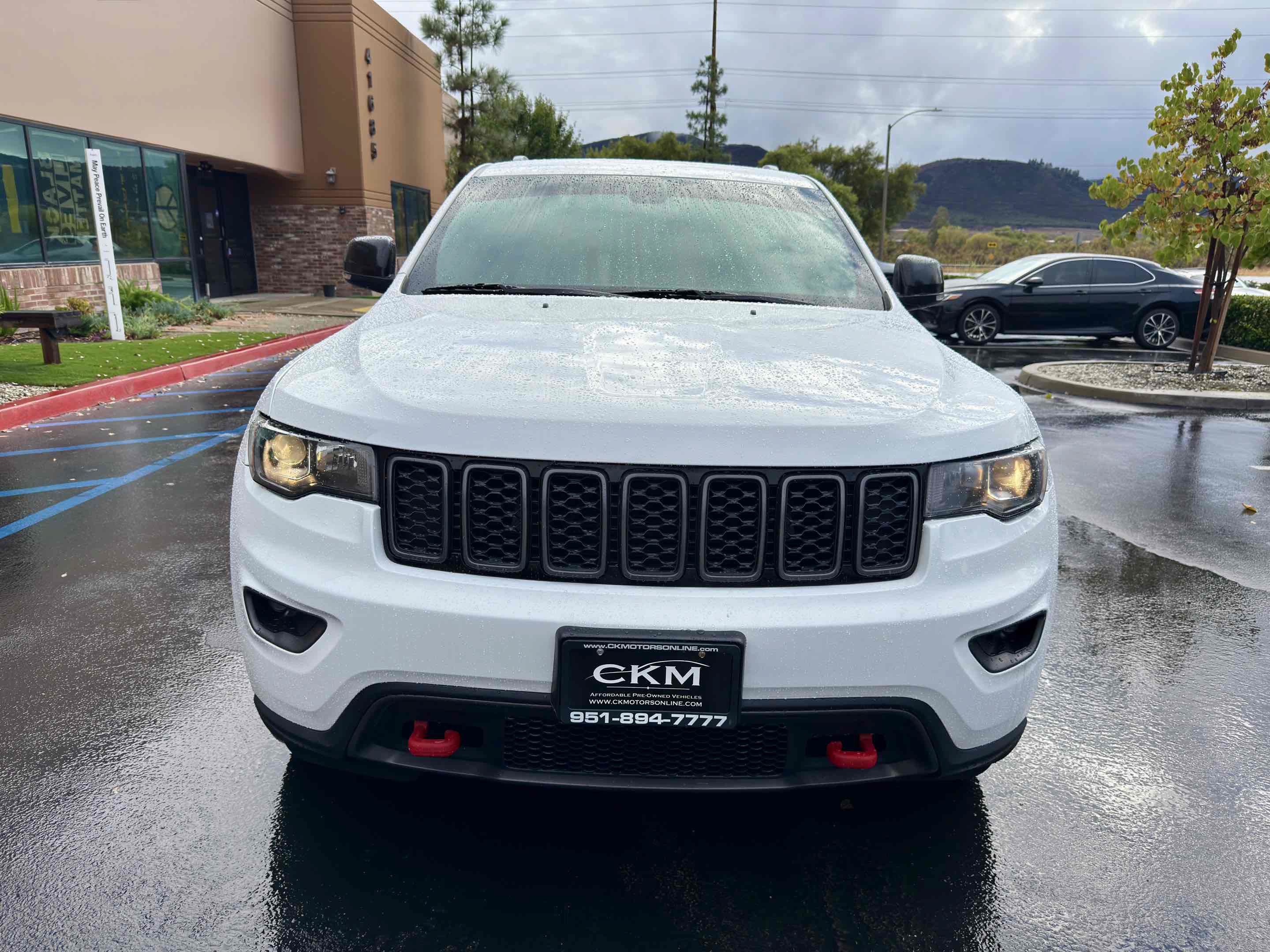 Used 2018 Jeep Grand Cherokee Trailhawk AWD/4WD image 6