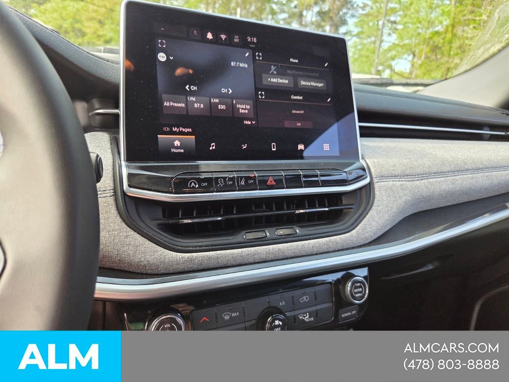 Used 2024 Jeep Compass Latitude image 21