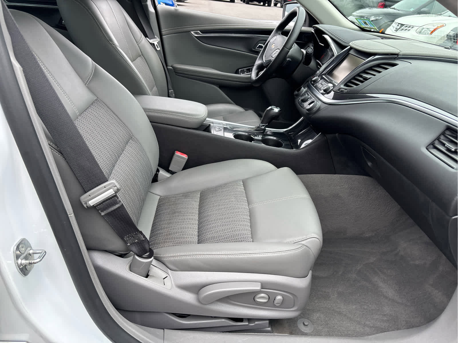 Used 2018 Chevrolet Impala LT image 29