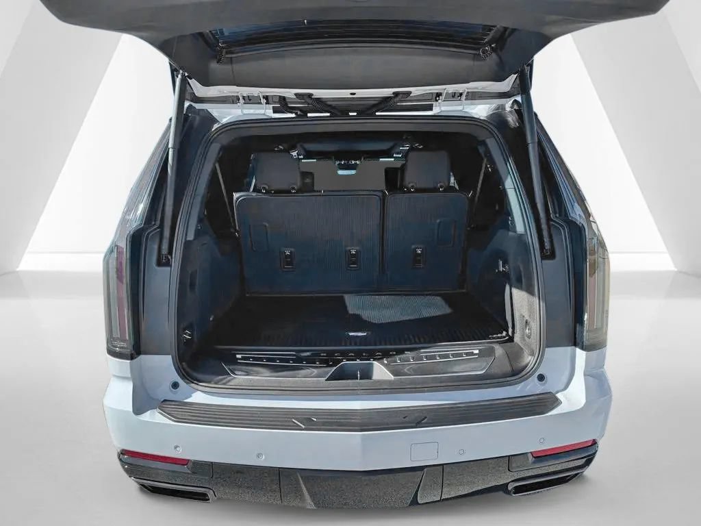 New 2026 Cadillac Escalade ESV Sport w/ Touring Package AWD/4WD image 33