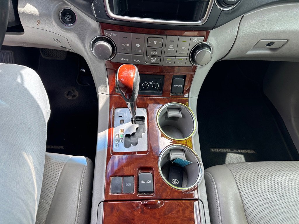 Used 2013 Toyota Highlander Limited FWD image 14