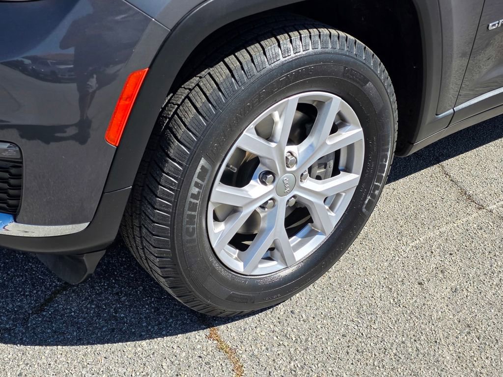 Used 2022 Jeep Grand Cherokee L Limited image 11