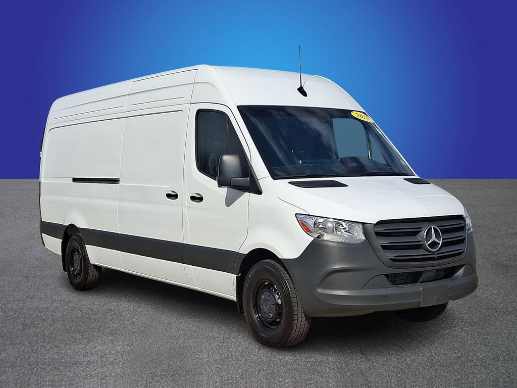 Used 2025 Mercedes-Benz Sprinter 2500 image 3