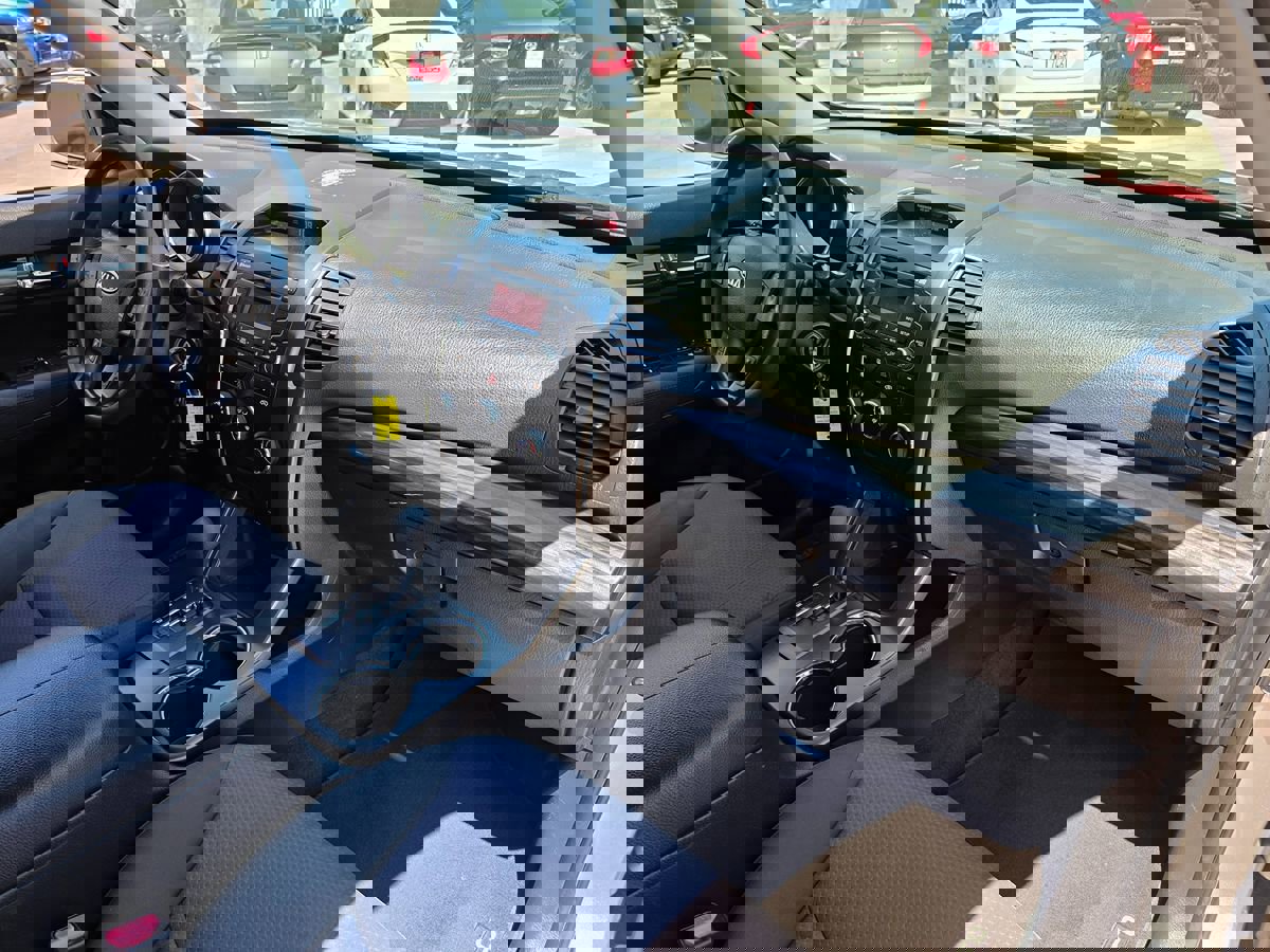 Used 2013 Kia Sorento LX w/ Third Row Pkg image 16