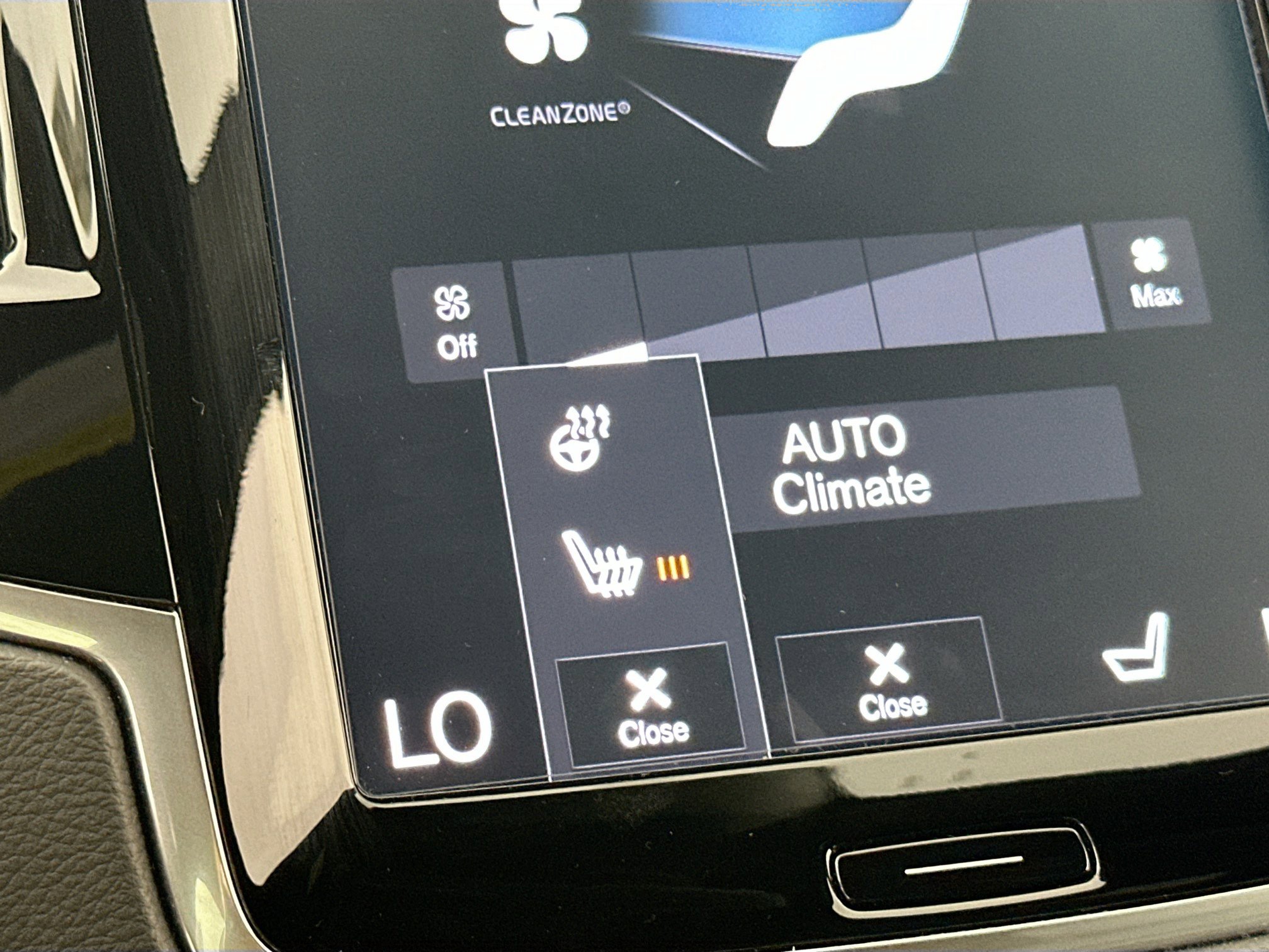 Used 2022 Volvo XC90 T8 R-Design w/ Advanced Package image 20