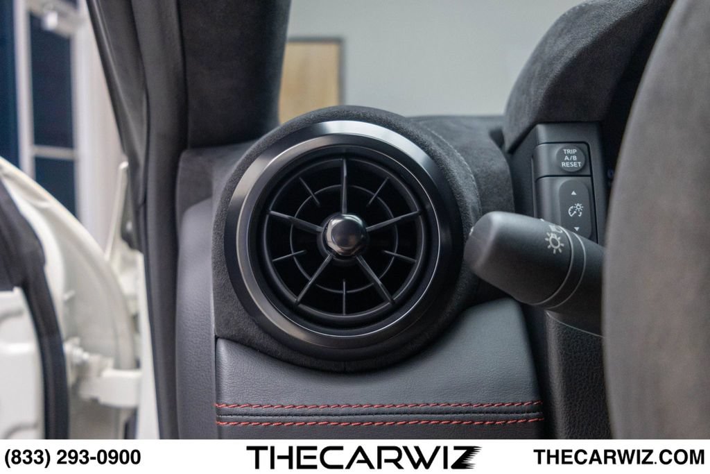 Used 2018 Nissan GT-R NISMO AWD/4WD image 57