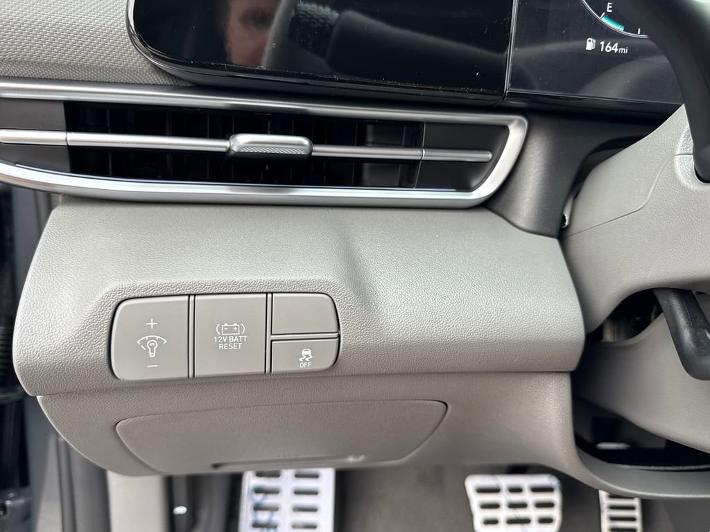 New 2025 Hyundai Elantra SEL image 19