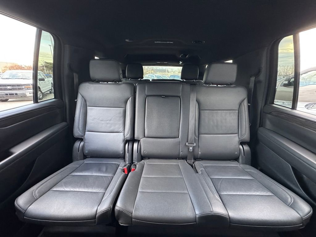 Used 2024 Chevrolet Suburban LT image 27