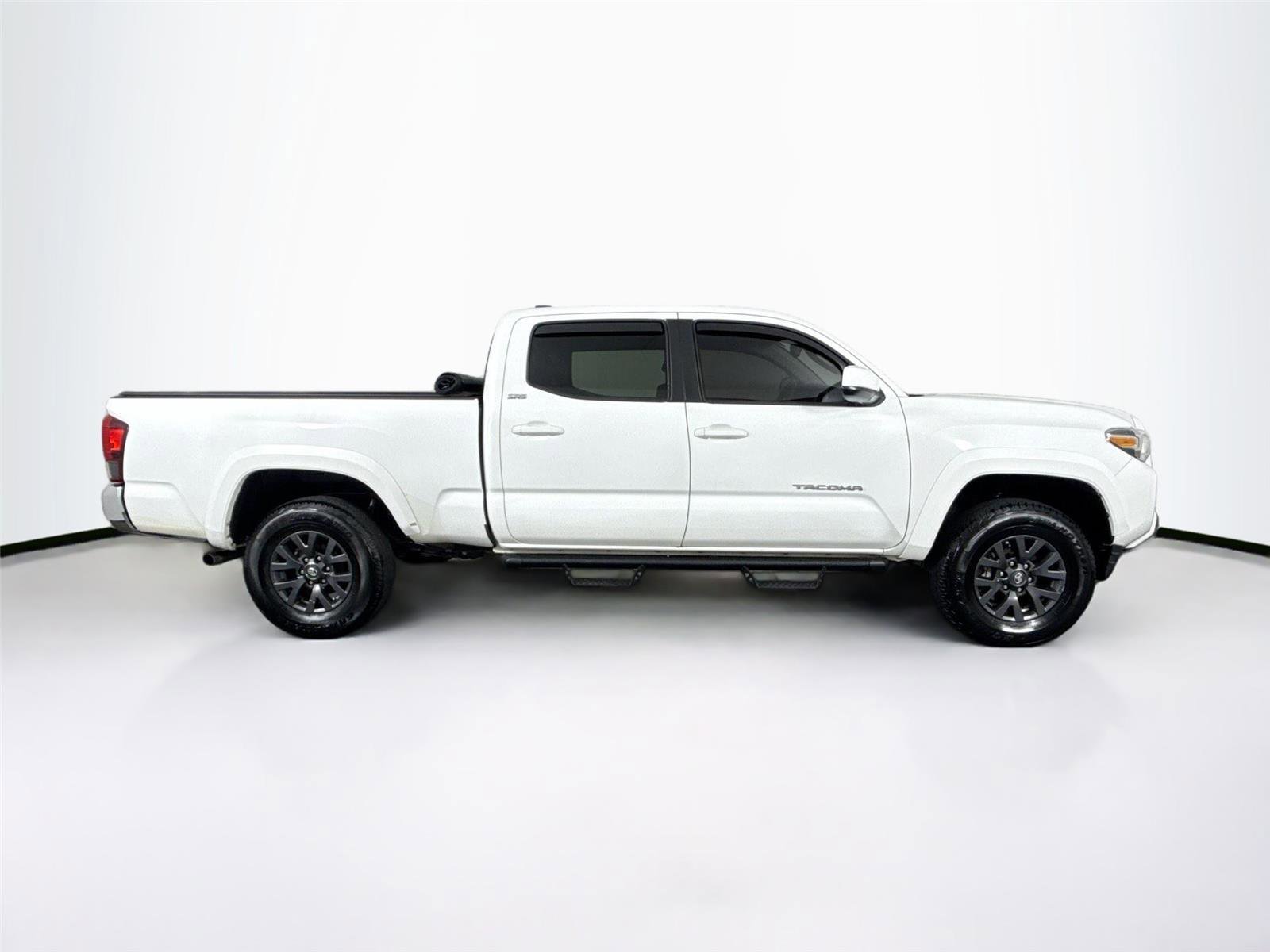 Used 2020 Toyota Tacoma SR5 AWD/4WD image 9