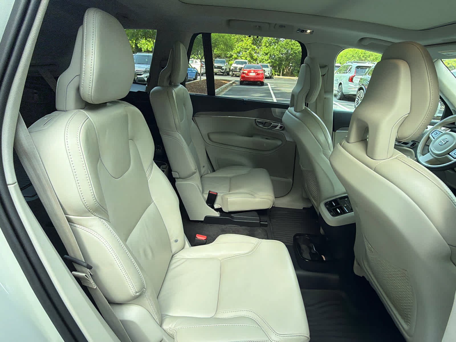 Used 2022 Volvo XC90 T6 Inscription w/ Lounge Package AWD/4WD image 20