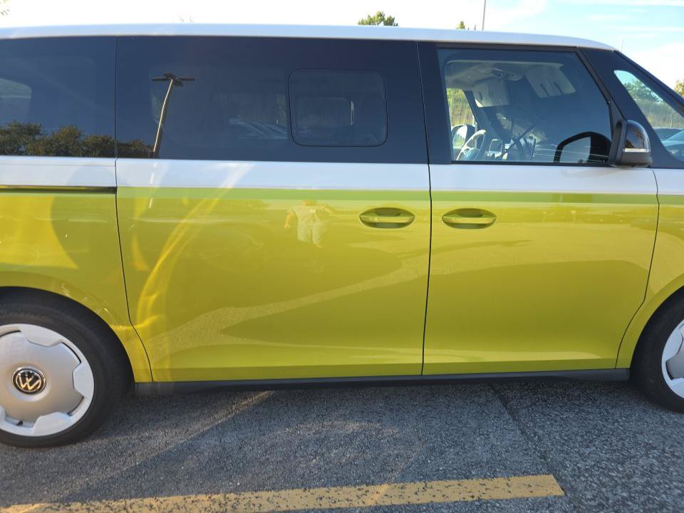Used 2025 Volkswagen ID. Buzz 1st Edition AWD/4WD image 16