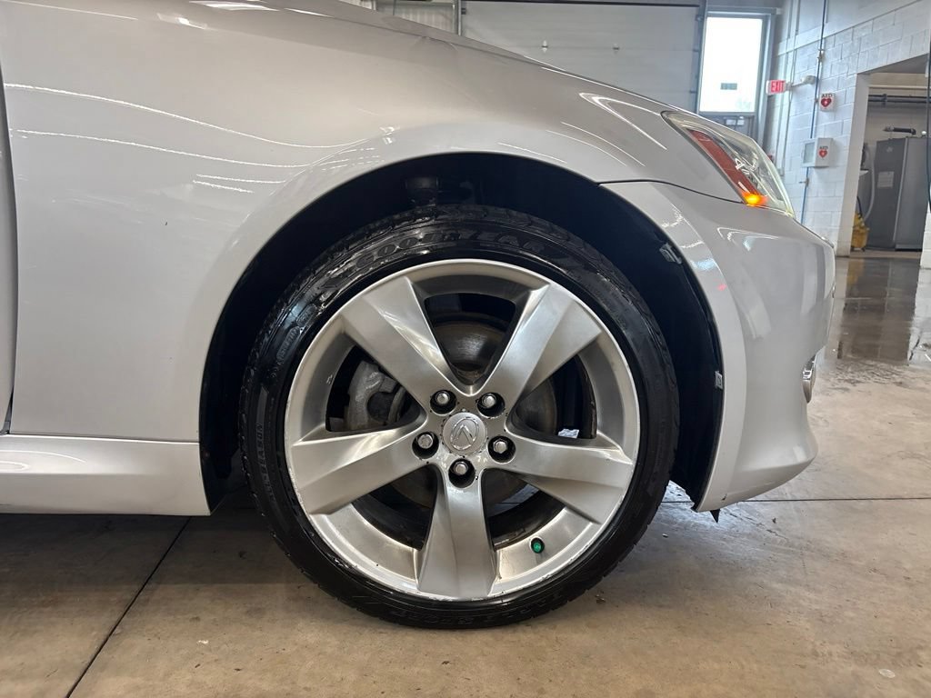 Used 2010 Lexus IS 250C w/ Luxury Pkg RWD image 26