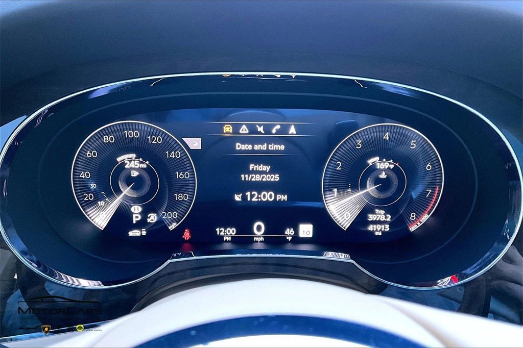 Used 2021 Bentley Bentayga image 17