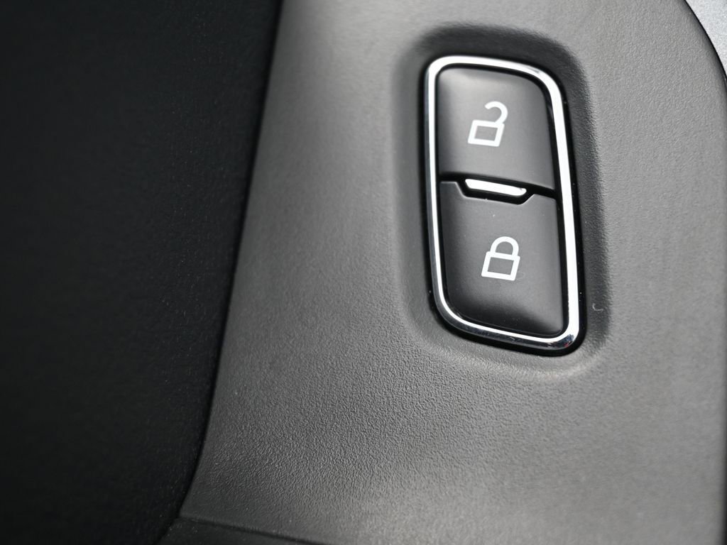 Used 2025 Ford F250 XLT image 16