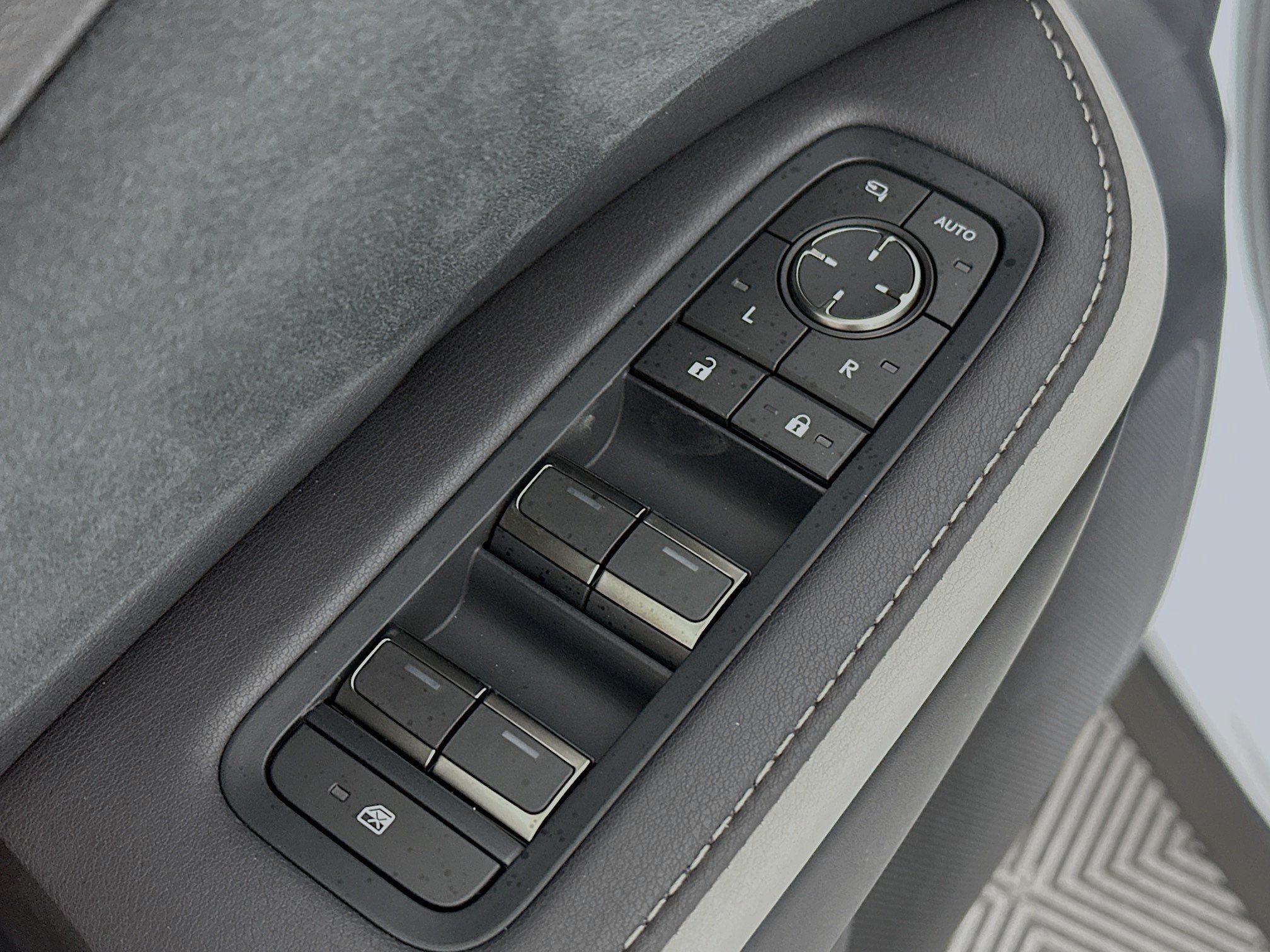 New 2026 Lexus TX 500h AWD w/ Technology Package image 17