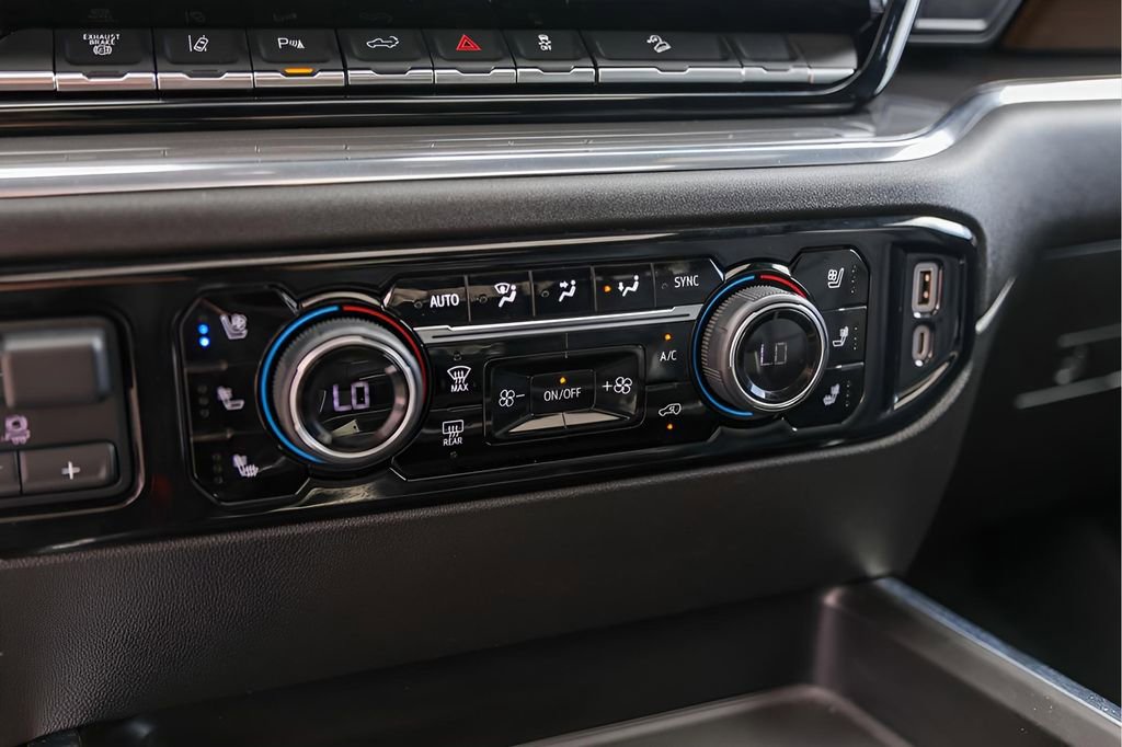 Certified 2024 Chevrolet Silverado 3500 High Country w/ High Country Premium Package image 22