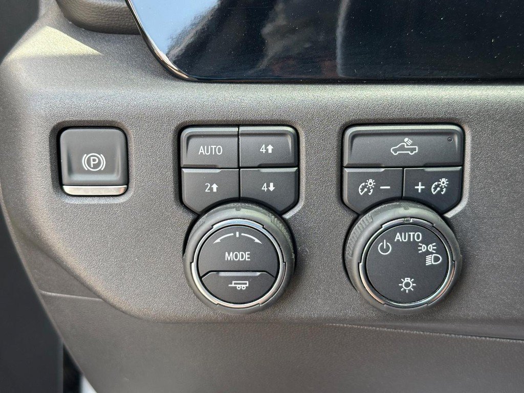 Certified 2025 Chevrolet Silverado 1500 LT AWD/4WD image 21