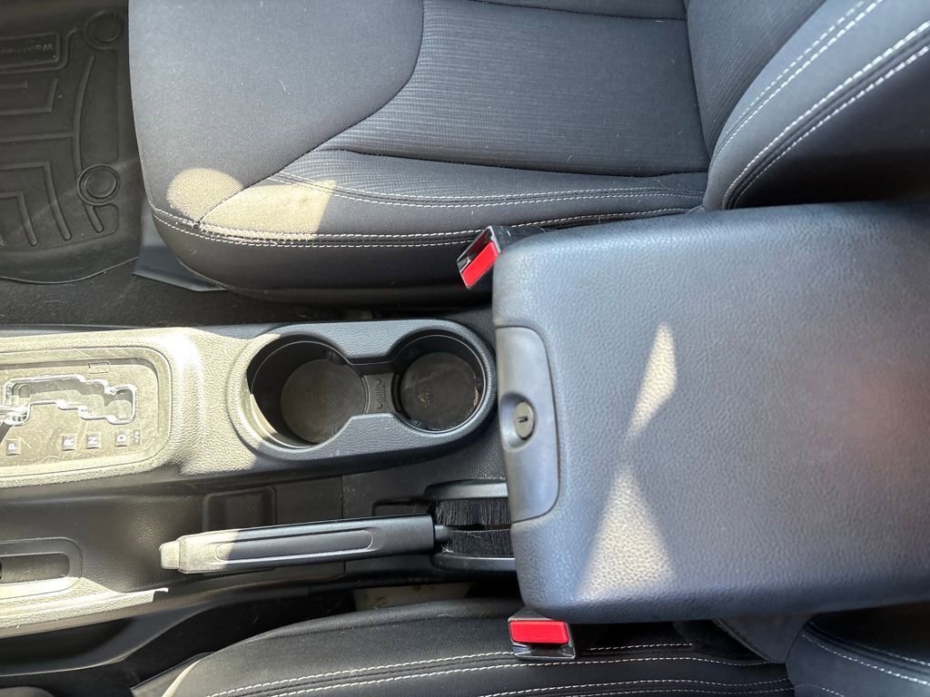 Used 2018 Jeep Wrangler Unlimited Sahara w/ Connectivity Group image 23