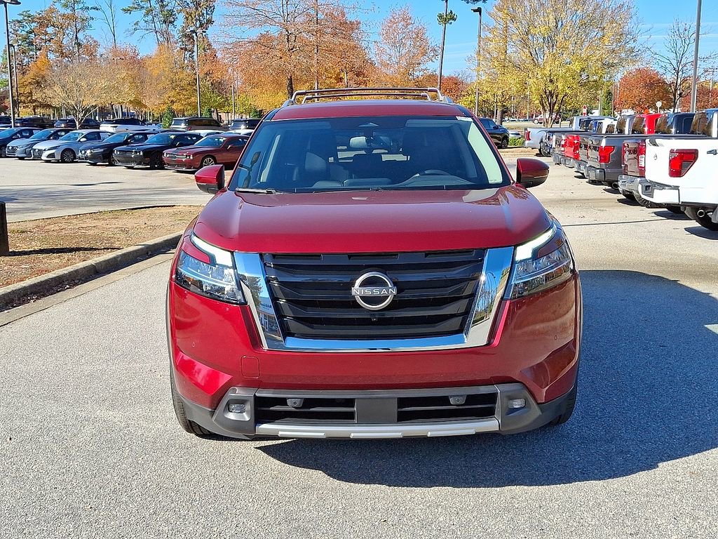 Used 2022 Nissan Pathfinder SL image 2