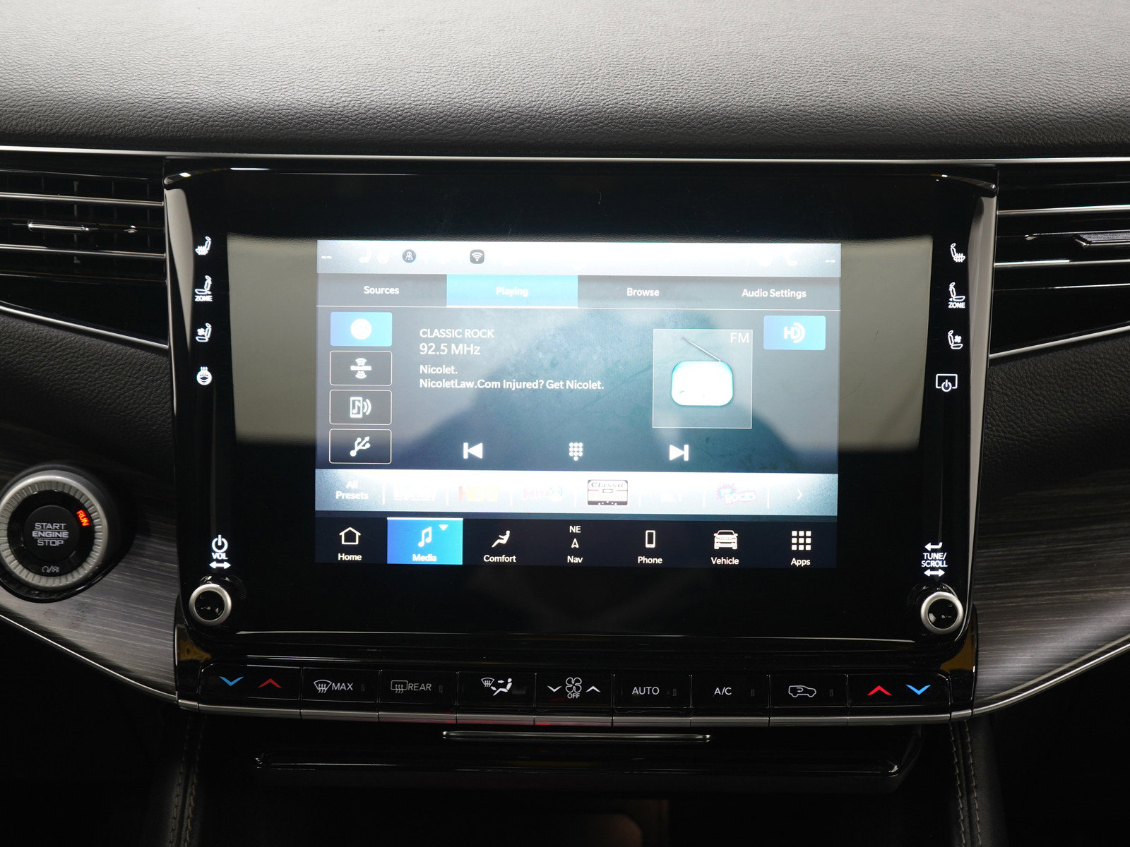 Used 2023 Jeep Wagoneer L Series II w/ Premium Group I image 15