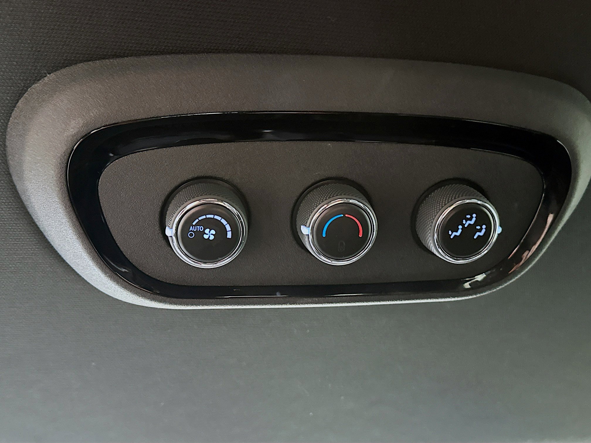 Used 2023 Dodge Durango GT image 25