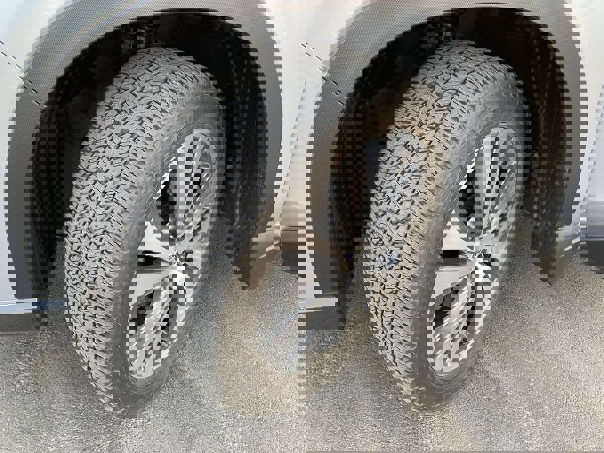 Used 2022 Subaru Ascent Touring AWD/4WD image 12