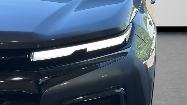 Used 2025 Chevrolet Traverse LT FWD image 33