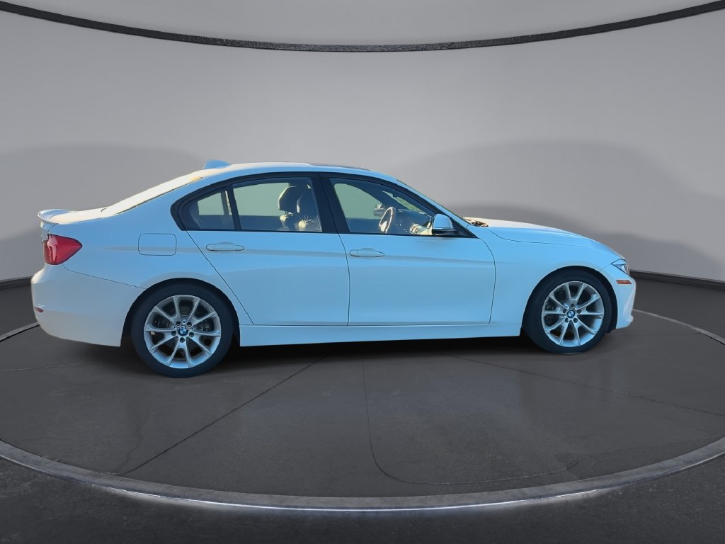 Used 2014 BMW 320i Sedan RWD image 9