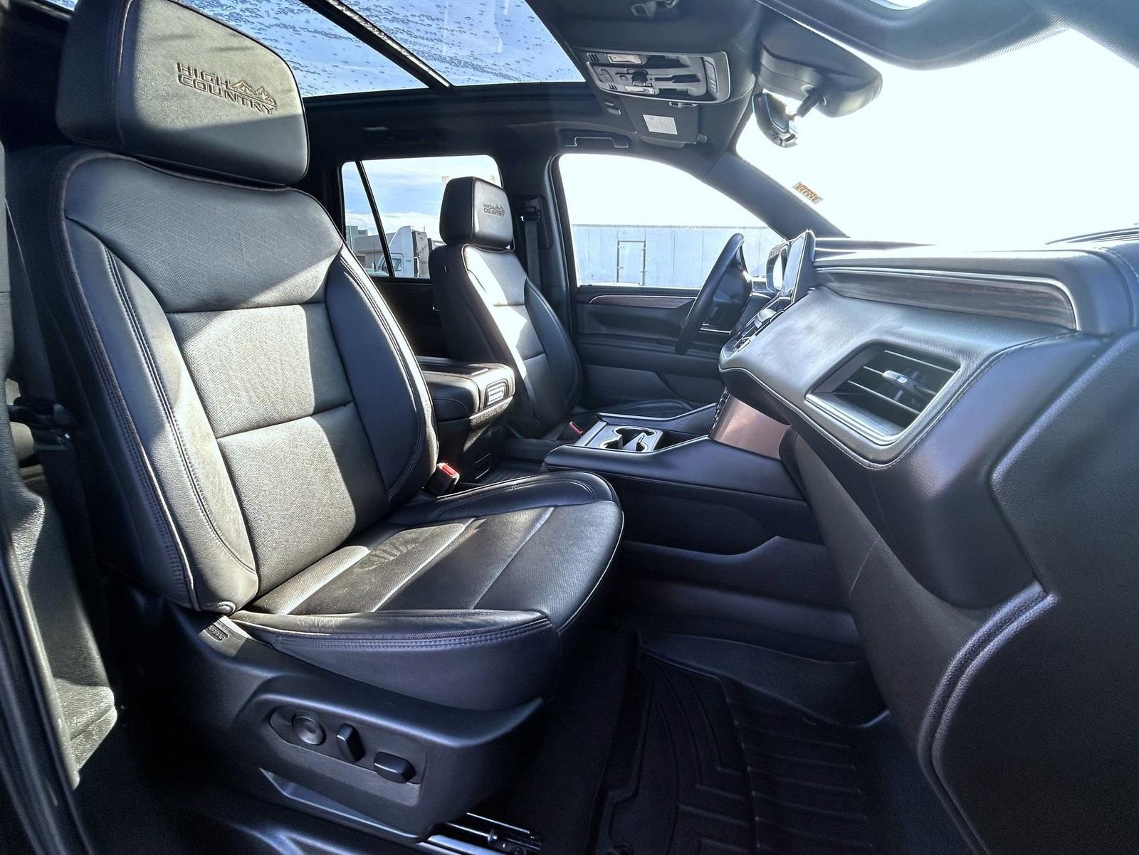 Used 2024 Chevrolet Tahoe High Country image 16